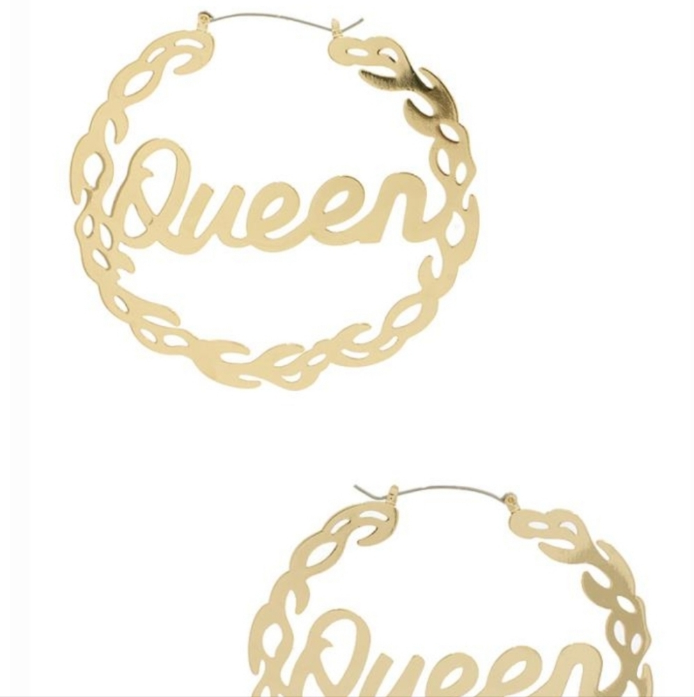 'QUEEN' within a circular design pierced goldtone statement piece Vegas party - Picture 2 of 5